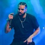 When Drake Firmly Said, 'Stop Throwing Your Bras,' Creating an Unforgettable Concert Moment 12 Drake