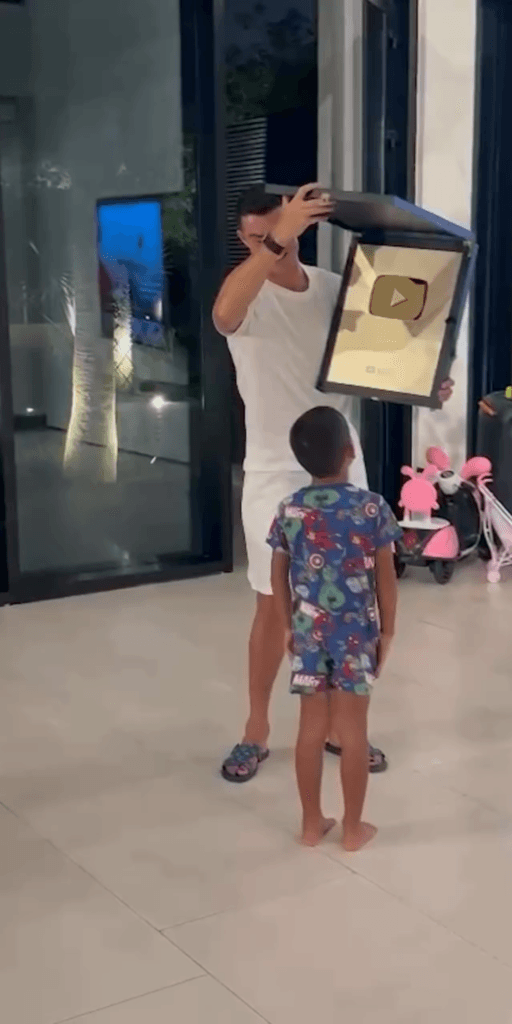 Cristiano Ronaldo Receives YouTube Gold Play Button in Record Breaking Time 24 hours 3 screenshot 2024 08 23 01 48 08 211718151242