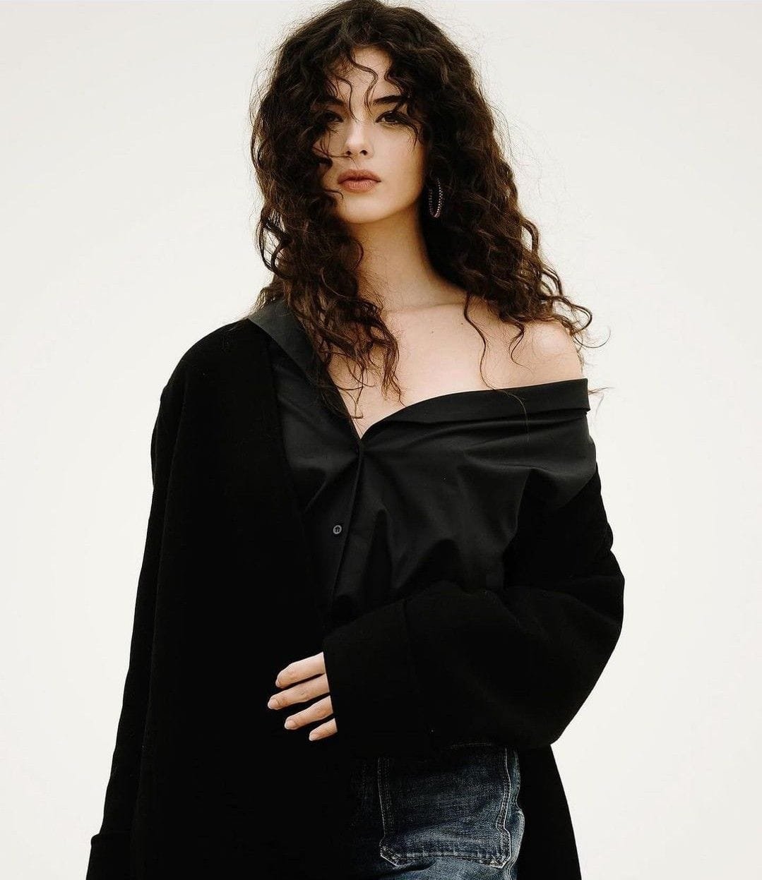 Deva Cassel(20): Rising Star And Daughter Of Monica Bellucci