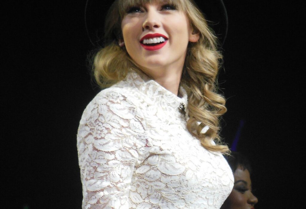 15 Charming Taylor Swift Facts You Never Knew — Even If You’re a Swiftie | tinselisland.com