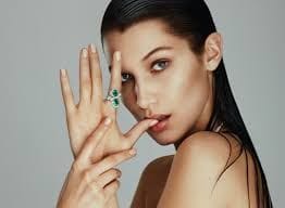 Bella Hadid 