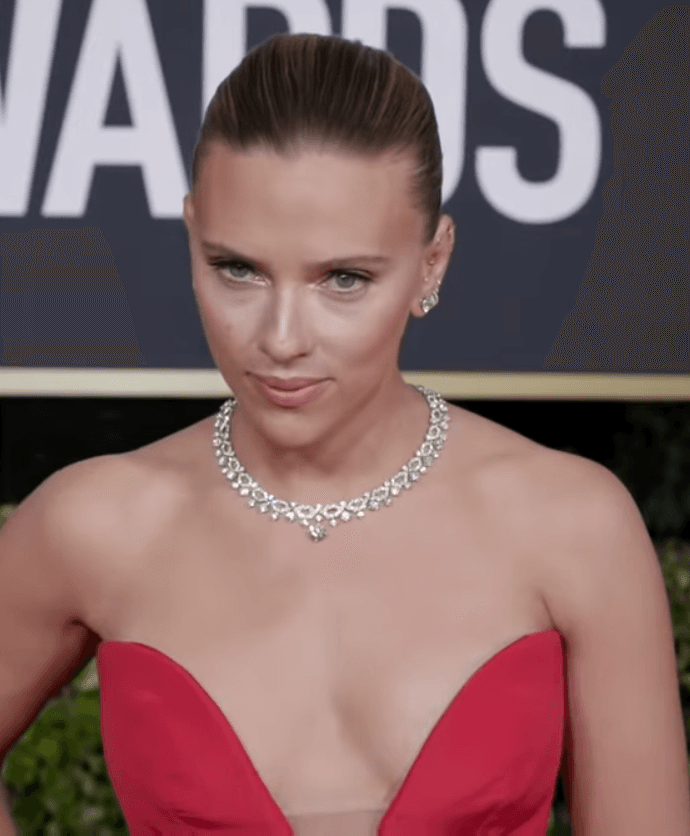 scarlett johansson at golden globes red carpet 20207840958546220330536