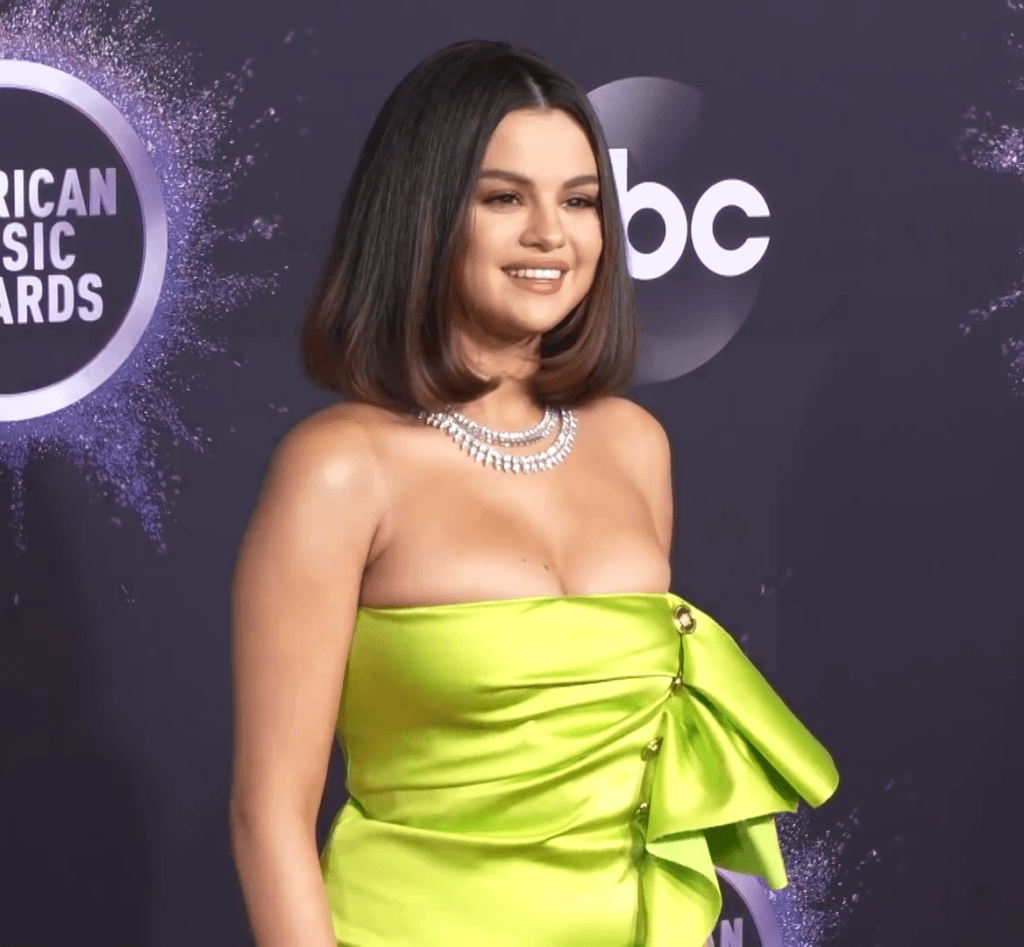 selena gomez at ama 20192889258495038790874